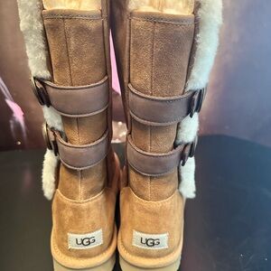 UGG Tan Sole with Textured Pattern